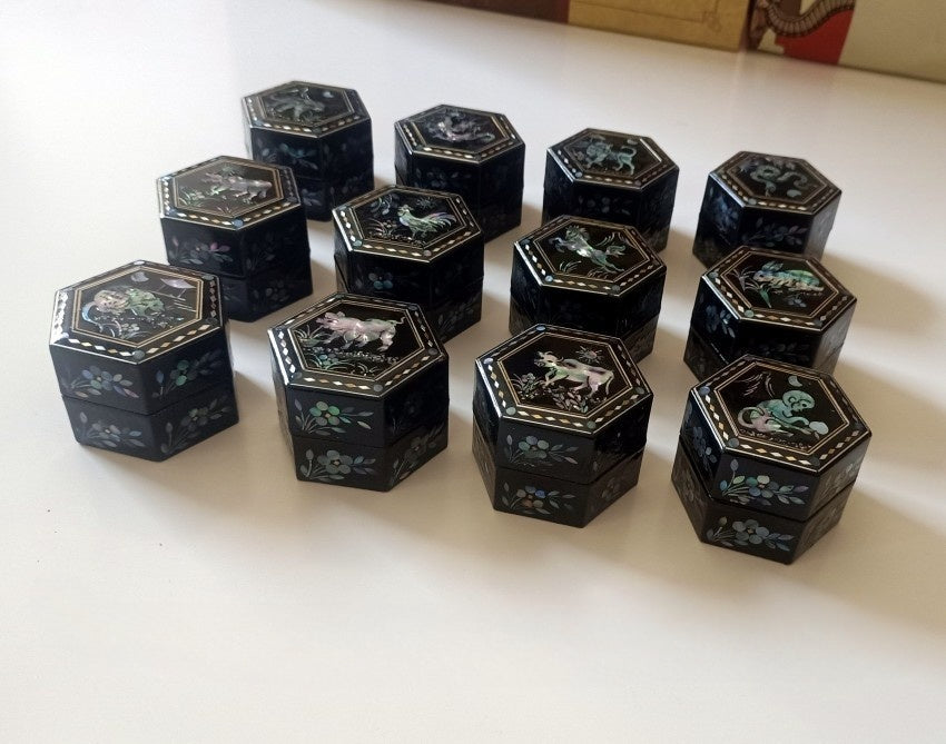 [Living Heritage] Chinese Zodiac Mother-of-pearl Inlay Hexagonal Lacquer Trinket Box