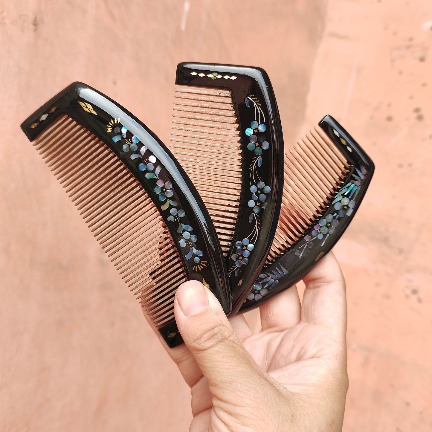 [Living Heritage] Crescent Mahogany & Shell Inlay Comb