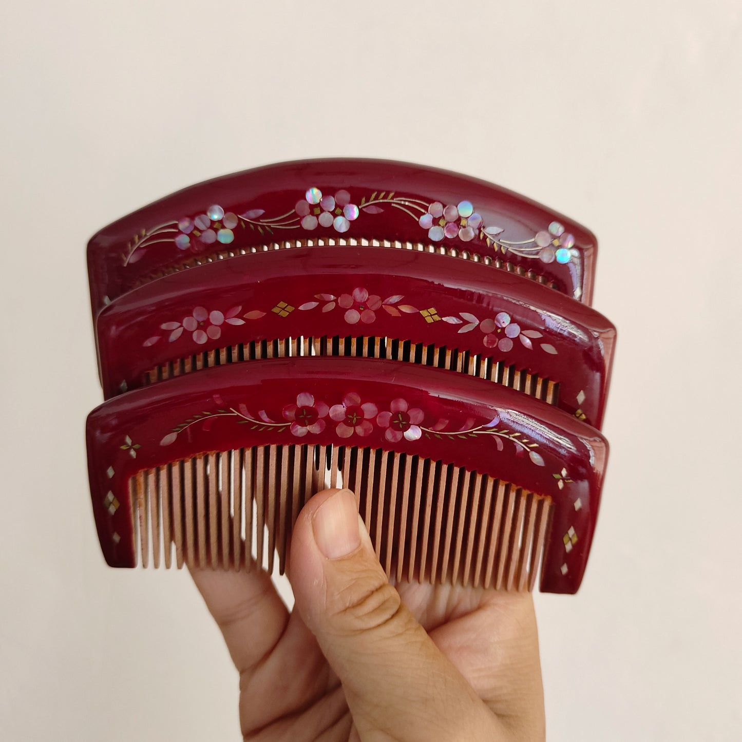 [Living Heritage] Crescent Mahogany & Shell Inlay Comb