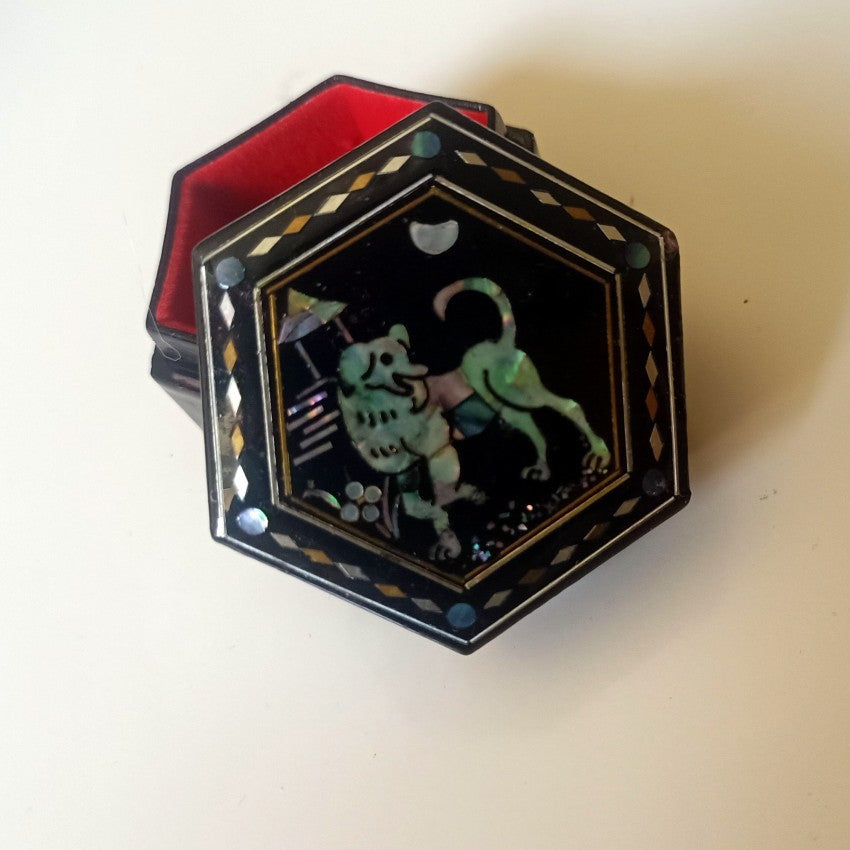 [Living Heritage] Chinese Zodiac Mother-of-pearl Inlay Hexagonal Lacquer Trinket Box