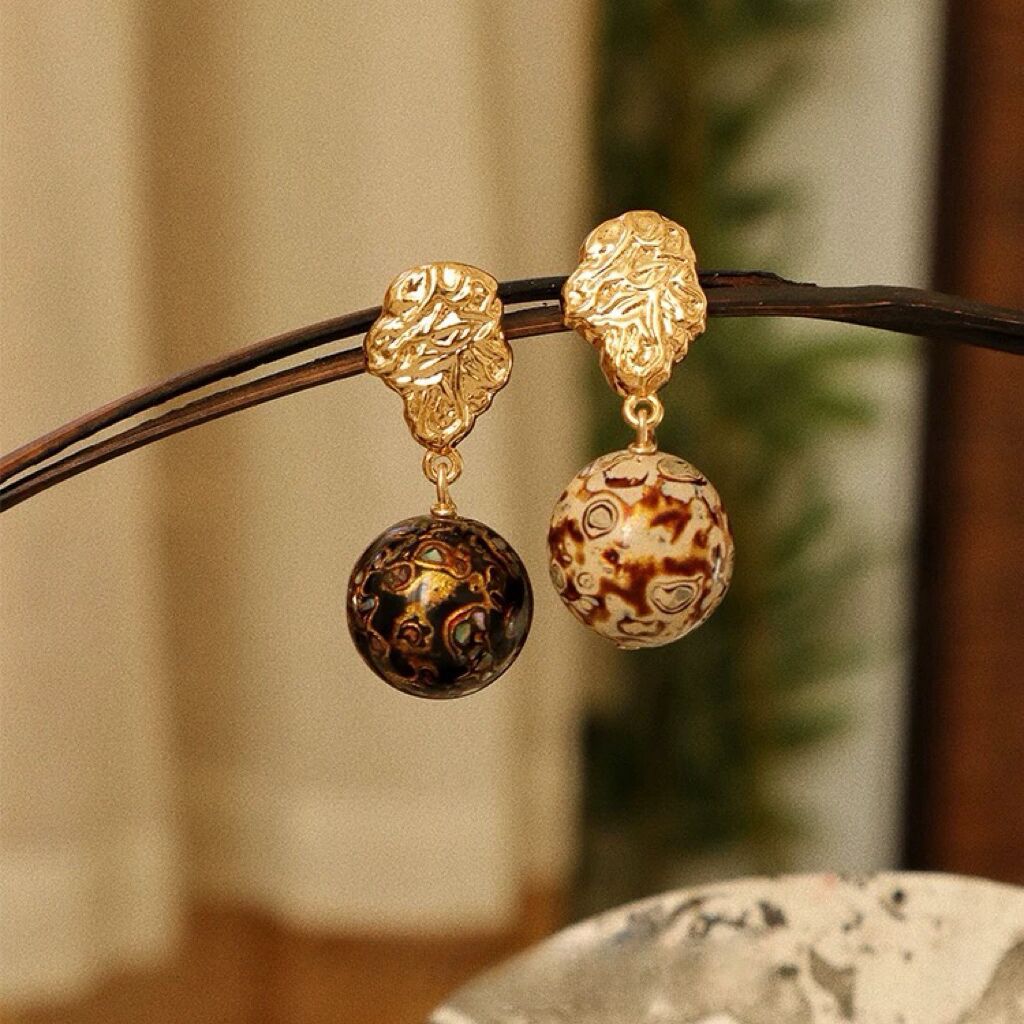 [Living Heritage] Molten Gilt & Lacquer Bead Drop Earrings