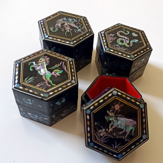 [Living Heritage] Chinese Zodiac Mother-of-pearl Inlay Hexagonal Lacquer Trinket Box
