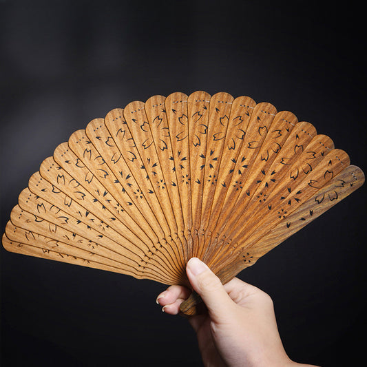 [Living Heritage] Suzhou Carved Sandalwood Fan